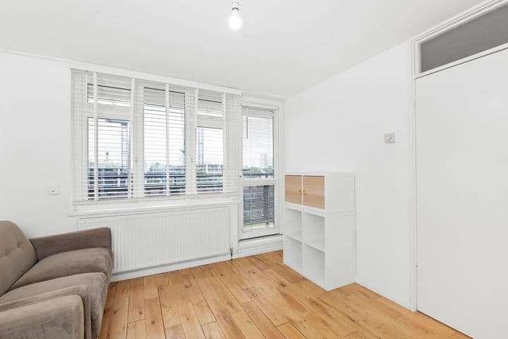 1 bedroom apartment for sale in London, United Kingdom - Image 3