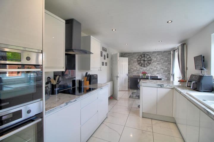 4 bedrooms house for sale in Newport, United Kingdom - Image 11