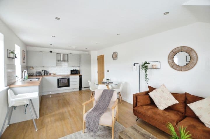 2 bedrooms apartment for sale in Sheffield, United Kingdom - Image 4