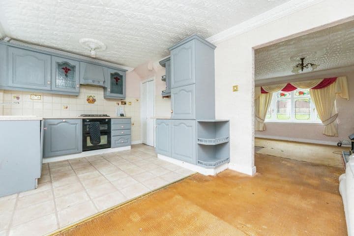 3 bedrooms house for sale in Barnsley, United Kingdom - Image 2