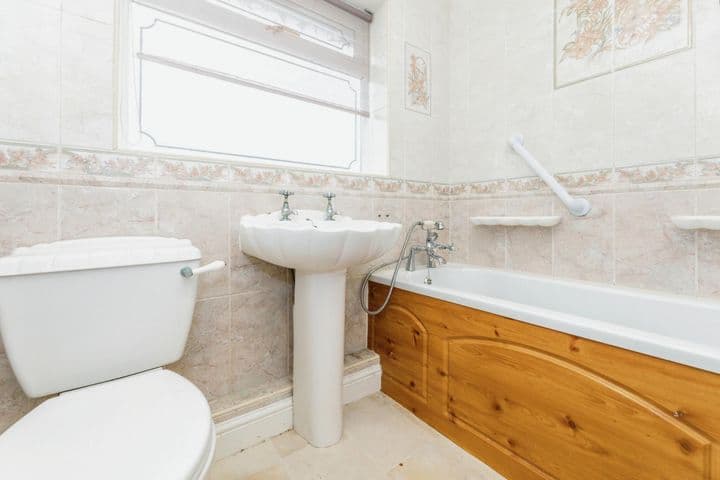 3 bedrooms house for sale in Barnsley, United Kingdom - Image 8