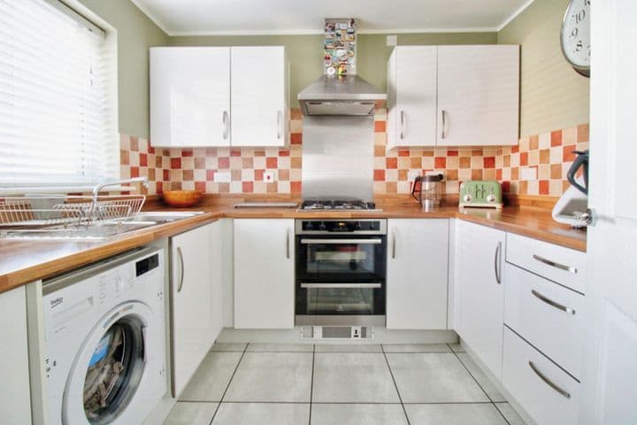 2 bedrooms house for sale in Romford, United Kingdom - Image 6