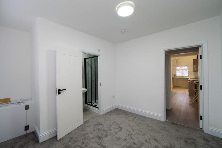 4 bedrooms house for sale in Nottingham, United Kingdom - Image 9