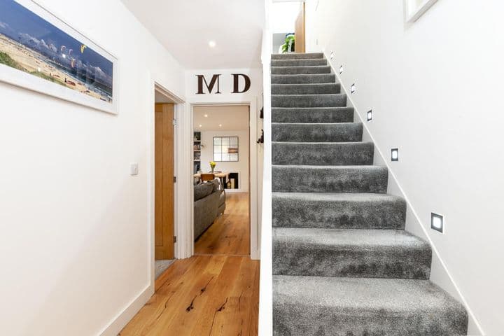 2 bedrooms apartment for sale in London, United Kingdom - Image 11