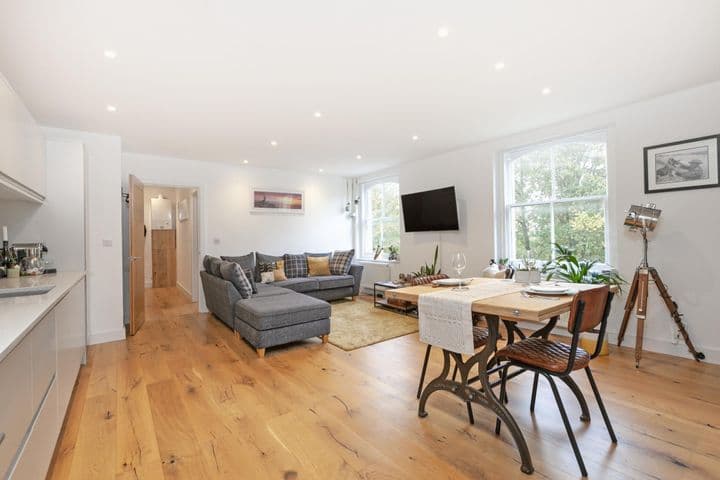 2 bedrooms apartment for sale in London, United Kingdom - Image 9