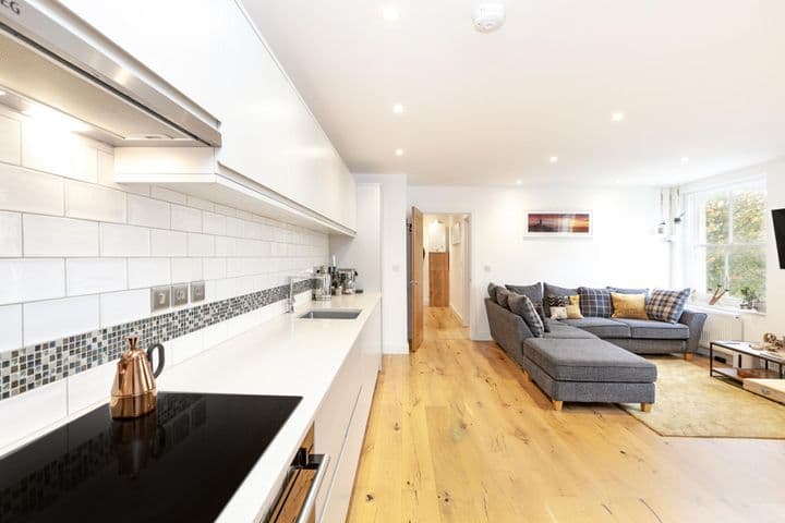 2 bedrooms apartment for sale in London, United Kingdom - Image 4