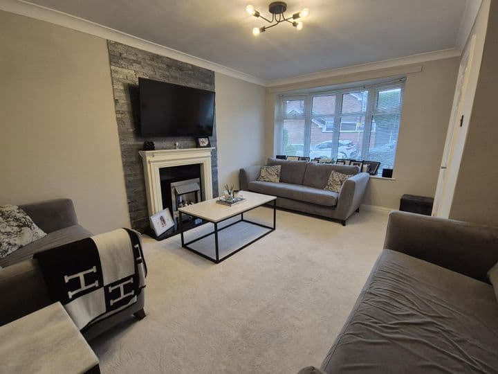 3 bedrooms house for sale in Halesowen, United Kingdom - Image 2