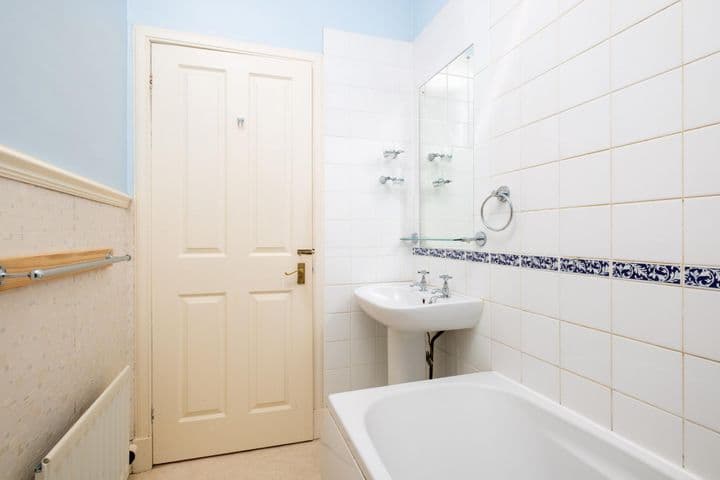 1 bedroom apartment for sale in Montrose, United Kingdom - Image 11