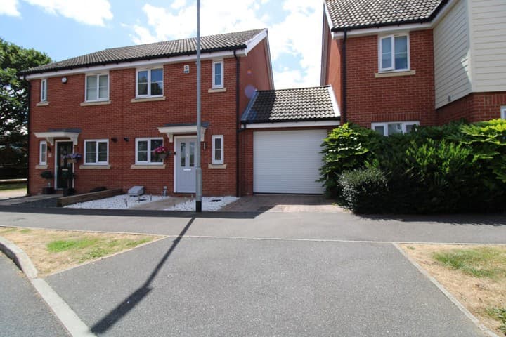 2 bedrooms house for sale in Basildon, United Kingdom - Image 2