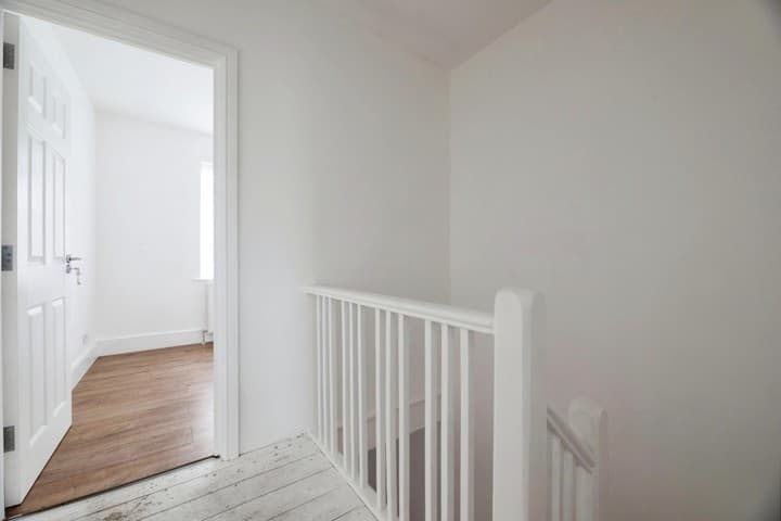 3 bedrooms house for sale in London, United Kingdom - Image 11