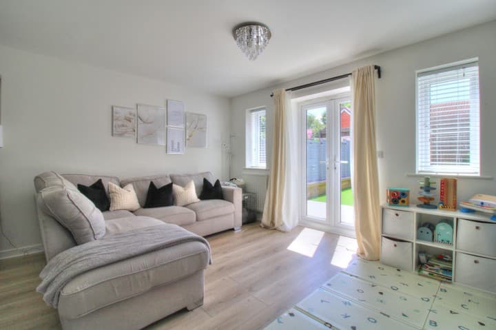 2 bedrooms house for sale in Basildon, United Kingdom - Image 3