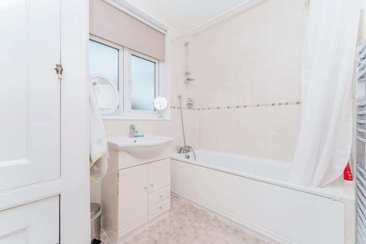 4 bedrooms house for sale in Ruislip, United Kingdom - Image 10