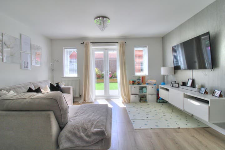 2 bedrooms house for sale in Basildon, United Kingdom - Image 6