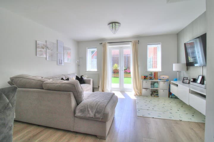 2 bedrooms house for sale in Basildon, United Kingdom - Image 4