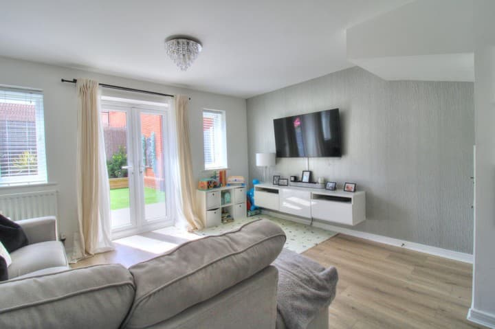 2 bedrooms house for sale in Basildon, United Kingdom - Image 5