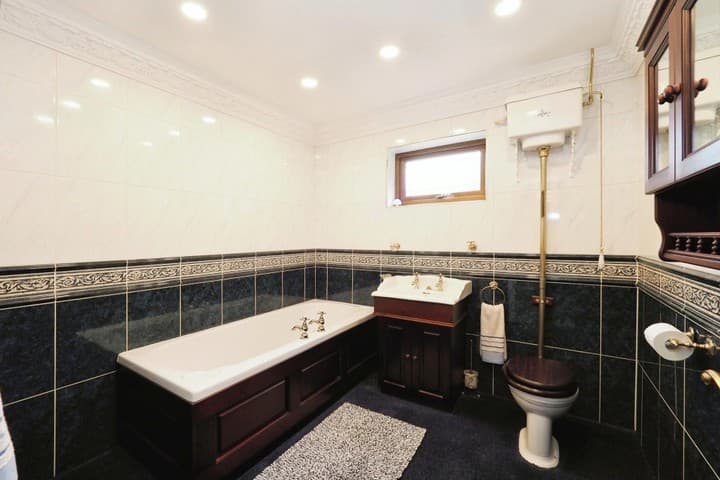 4 bedrooms house for sale in Sutton-In-Ashfield, United Kingdom - Image 11