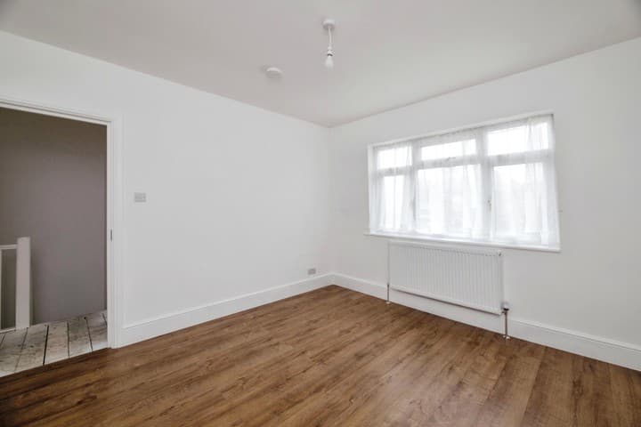 3 bedrooms house for sale in London, United Kingdom - Image 13