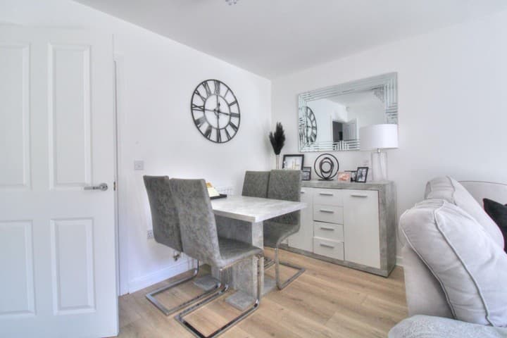 2 bedrooms house for sale in Basildon, United Kingdom - Image 7