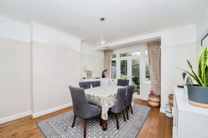 4 bedrooms house for sale in Ruislip, United Kingdom - Image 4