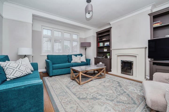 4 bedrooms house for sale in Ruislip, United Kingdom - Image 3