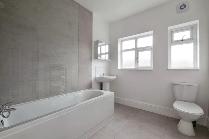 3 bedrooms house for sale in London, United Kingdom - Image 17