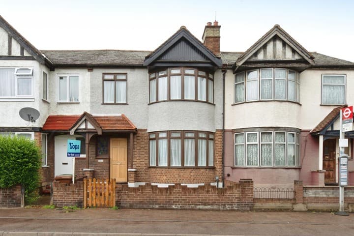 3 bedrooms house for sale in London, United Kingdom - Image 20