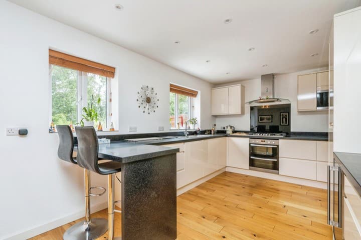 4 bedrooms house for sale in Waterlooville, United Kingdom - Image 3