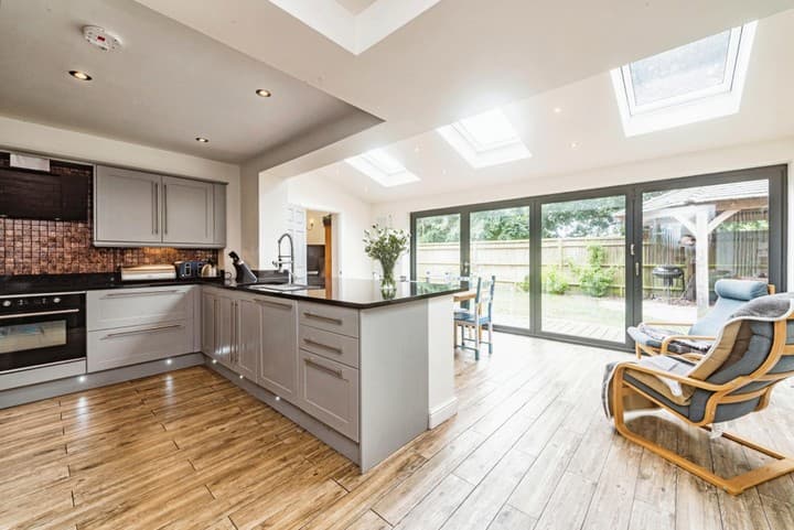 4 bedrooms house for sale in Thatcham, United Kingdom - Image 3