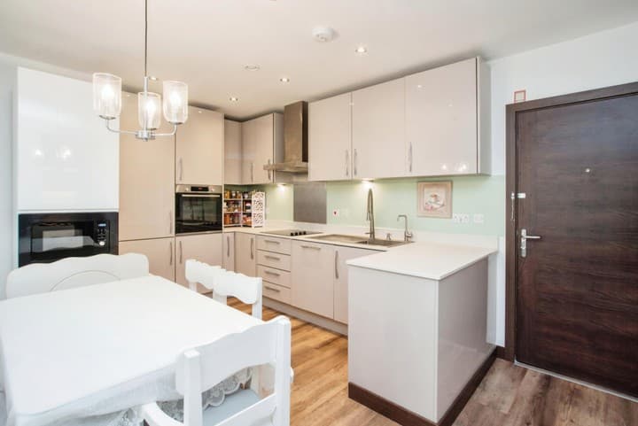 3 bedrooms apartment for sale in Watford, United Kingdom - Image 4