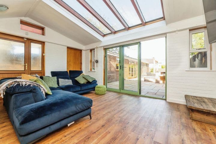 3 bedrooms house for sale in Barnsley, United Kingdom - Image 4