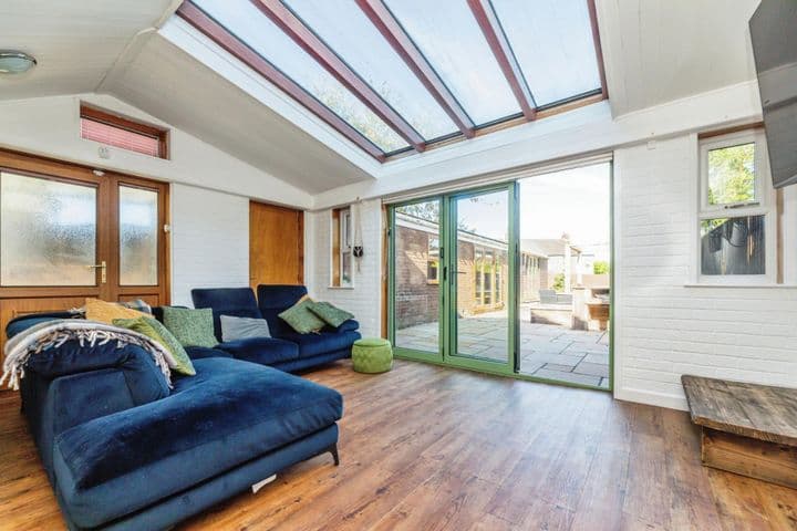 3 bedrooms house for sale in Barnsley, United Kingdom - Image 7