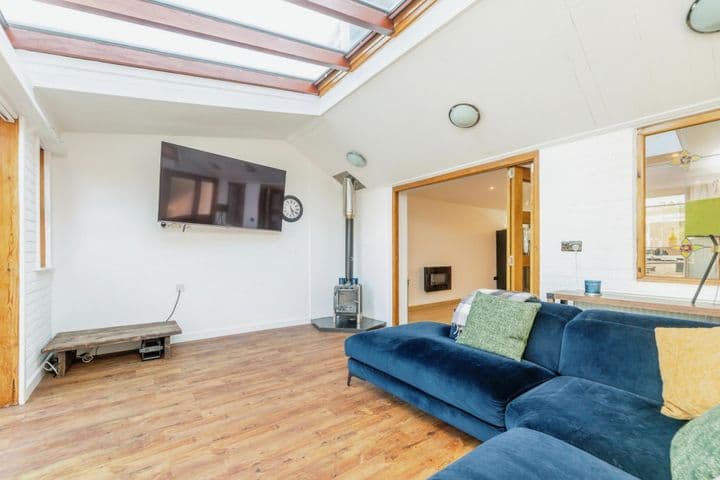 3 bedrooms house for sale in Barnsley, United Kingdom - Image 8