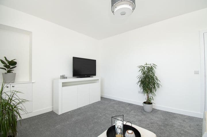 1 bedroom apartment for sale in Montrose, United Kingdom - Image 9