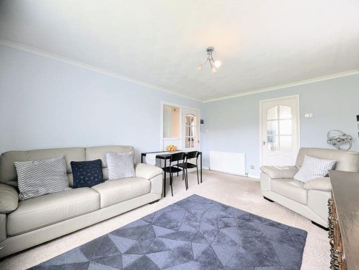 2 bedrooms apartment for sale in Carluke, United Kingdom - Image 6