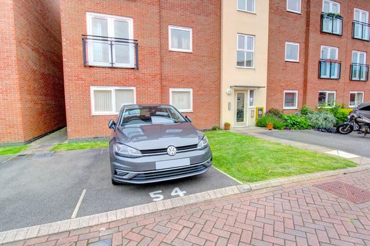 1 bedroom apartment for sale in Rugeley, United Kingdom - Image 10