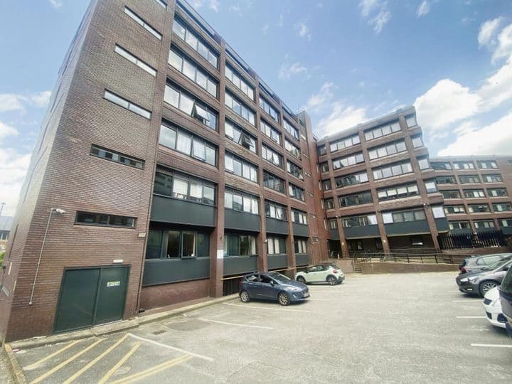 1 bedroom apartment for sale in Sheffield, United Kingdom - Image 3