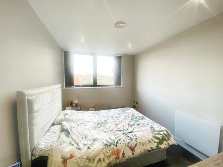 1 bedroom apartment for sale in Sheffield, United Kingdom - Image 6