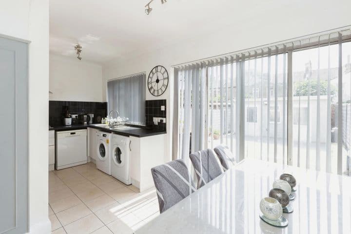 3 bedrooms house for sale in London, United Kingdom - Image 5