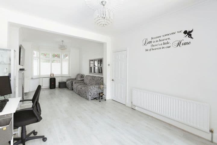 3 bedrooms house for sale in London, United Kingdom - Image 4