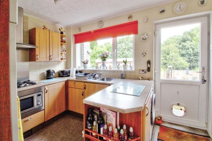 3 bedrooms house for sale in Rotherham, United Kingdom - Image 9