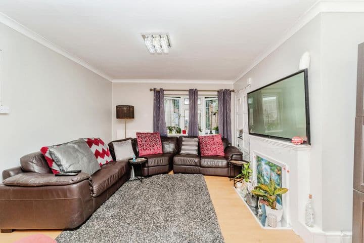 2 bedrooms house for sale in Ruislip, United Kingdom - Image 3