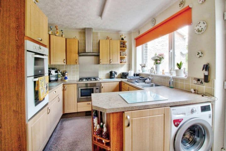 3 bedrooms house for sale in Rotherham, United Kingdom - Image 8