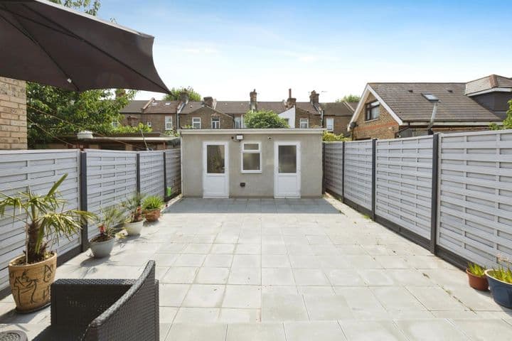 3 bedrooms house for sale in London, United Kingdom - Image 7