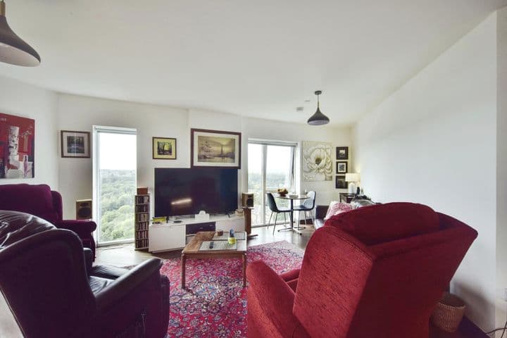 2 bedrooms apartment for sale in Maidstone, United Kingdom - Image 4