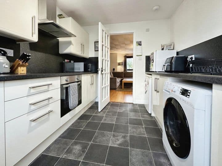 2 bedrooms apartment for sale in Glasgow, United Kingdom - Image 5