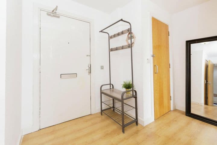 2 bedrooms apartment for sale in London, United Kingdom - Image 9