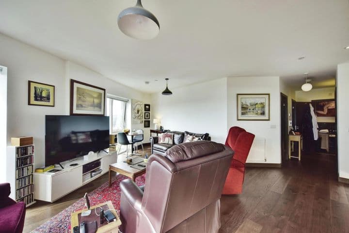 2 bedrooms apartment for sale in Maidstone, United Kingdom - Image 8