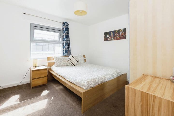 2 bedrooms apartment for sale in London, United Kingdom - Image 10