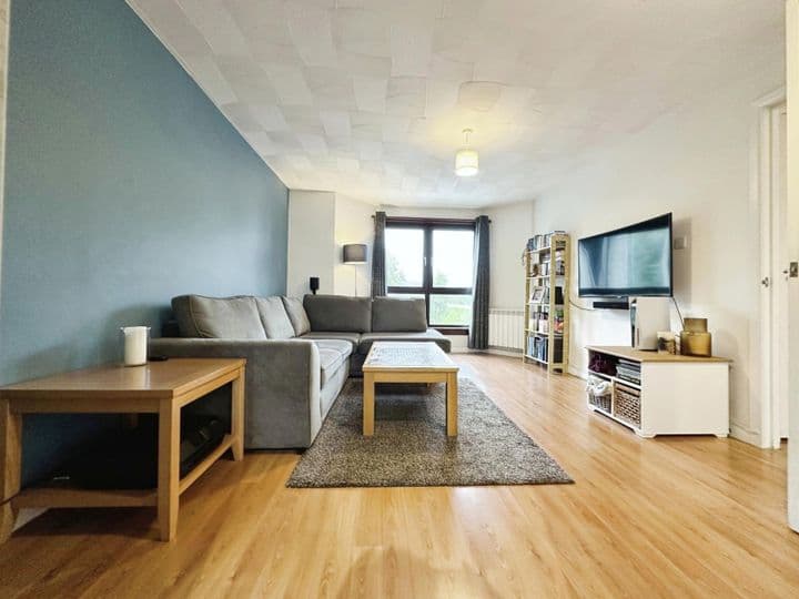 2 bedrooms apartment for sale in Glasgow, United Kingdom - Image 3