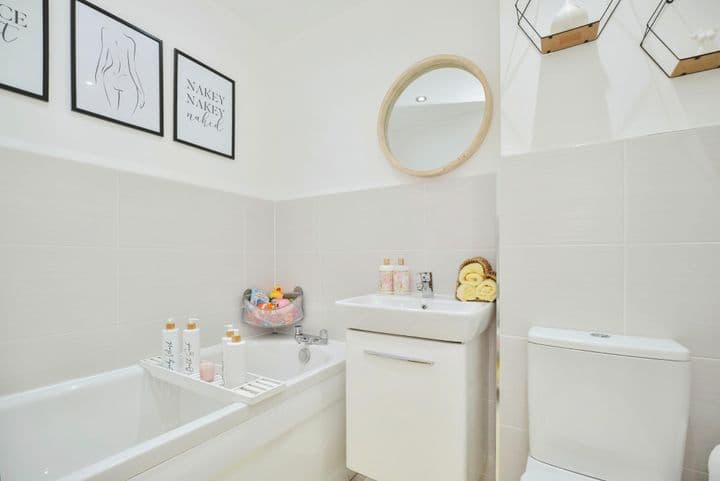 3 bedrooms house for sale in Middlesbrough, United Kingdom - Image 12